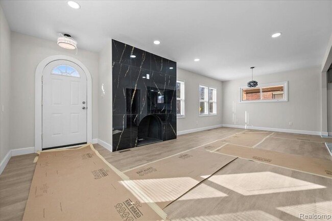 Photo - 16200 Parkside St