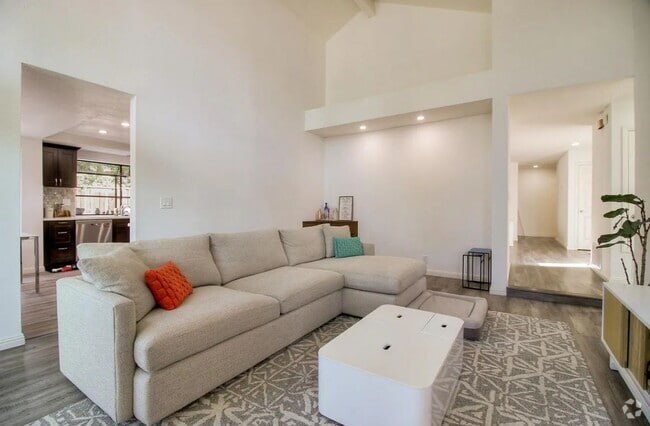 Building Photo - 1029 Foothill Dr Rental