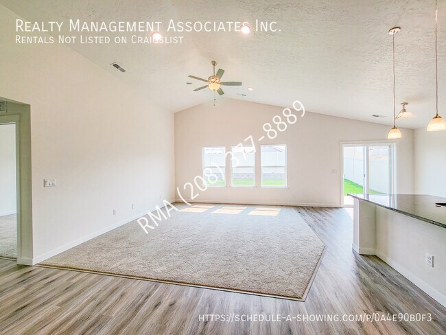 Photo - Amazing 4 Bedroom Home in South Boise