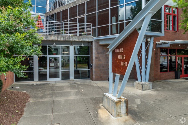 Entrance - Dynamic Metal Lofts