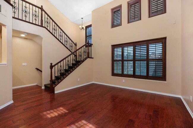 10410 Duxbury Ln