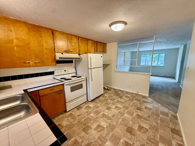 Building Photo - Cozy 2 Bed/1 Bath Duplex Near Lake Loveland!
