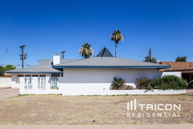 Building Photo - 7730 N 33rd Dr Rental