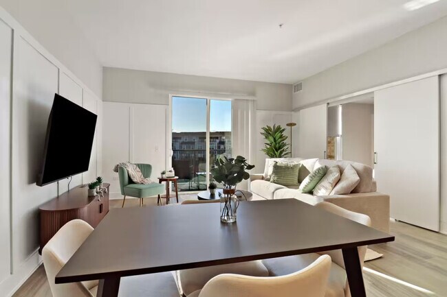 Photo - 28294 Ferry Rd Unidad SI ID1534604P