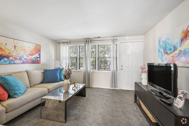 2BR, 1BA - 820SF - Living Room