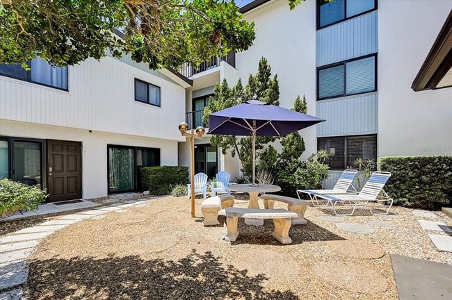 Photo - 722 S Boulevard of the Presidents Unit 105