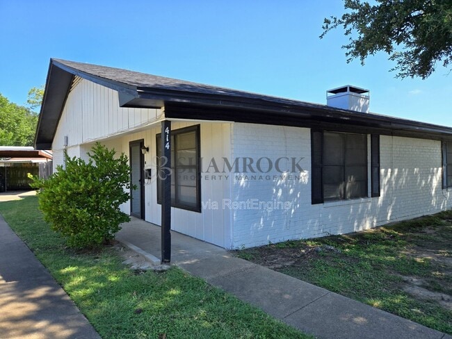 Building Photo - 414 Richland Dr Rental