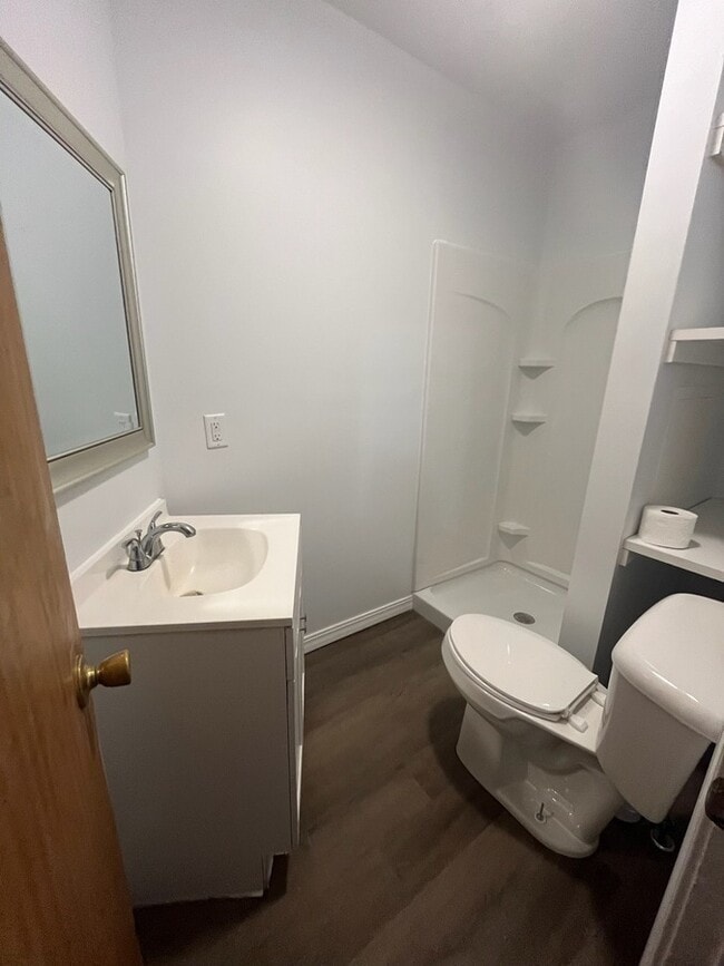 Photo - 305 E Grove St
