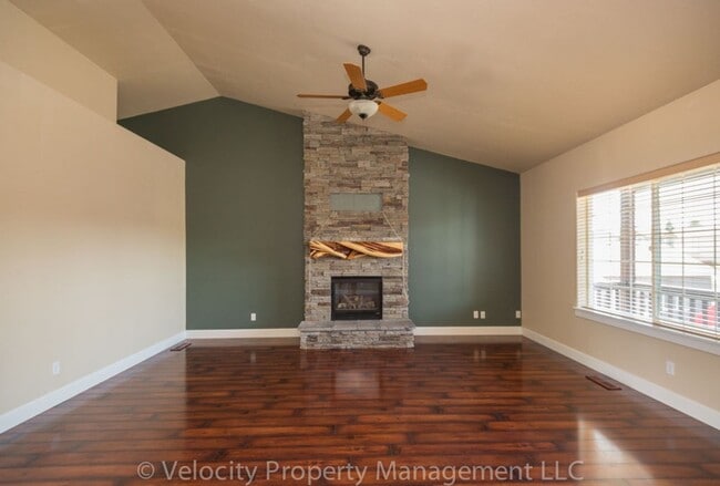 Photo - Immaculate Bend Home!