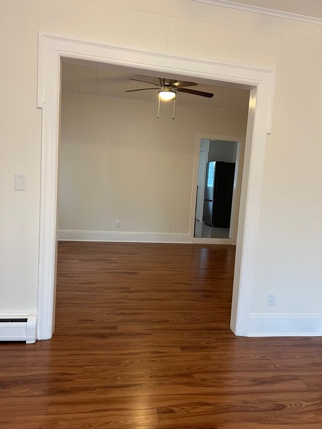 Building Photo - 513 S Albany St Unit 513