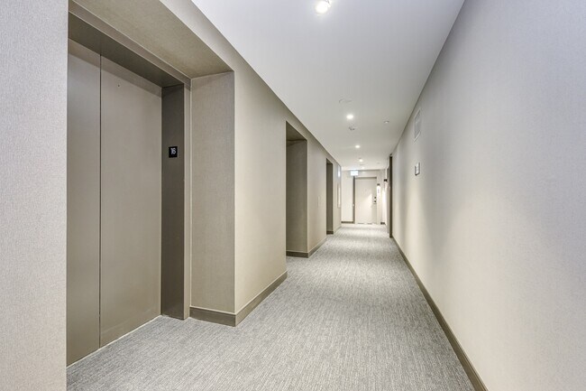 Photo - 8020-18020 Derry Rd