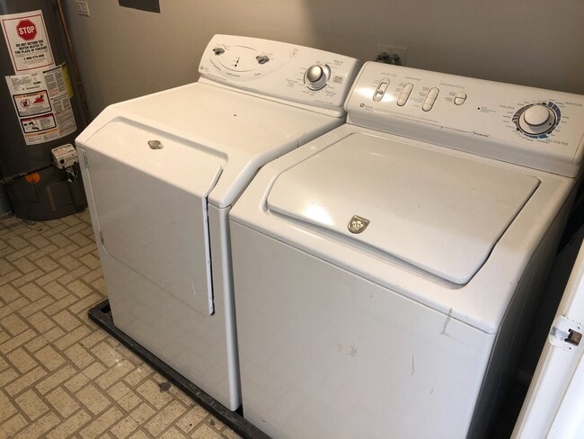 Photo - Wheeling, Lexington Commons 2BR/2BA 1 Garage & 2 Pools!