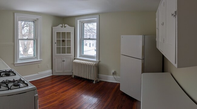 Kitchen - 21 E Penn St Unit #3