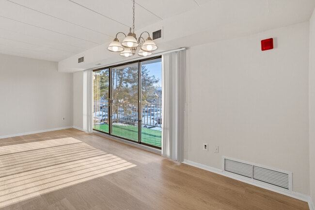 Photo - Imperial Manor III Apartments