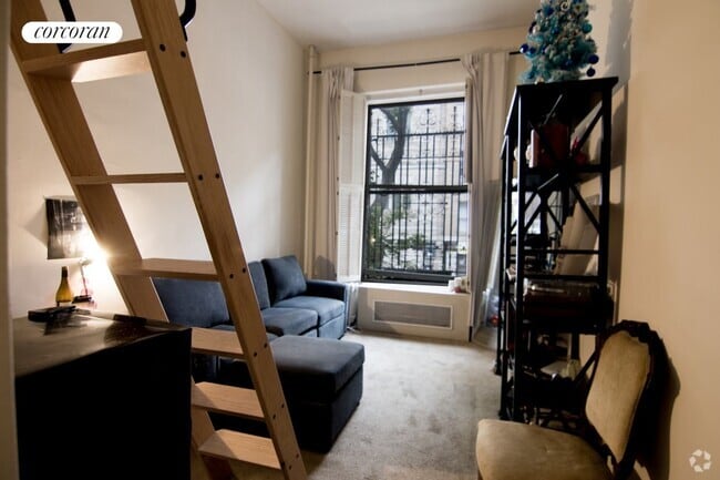 Building Photo - 155 W 82nd St Rental