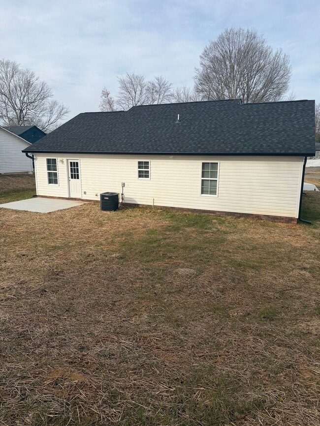 Photo - 1002 Grace Ave