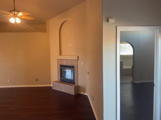 Photo - 625 Valley Meadows Dr NE