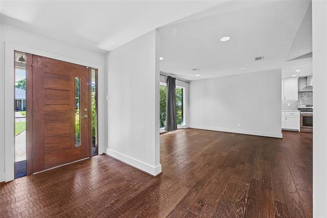 Photo - 3945 Clubway Ln
