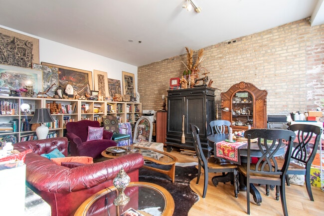 Photo - 537 Custer Ave Unit 1