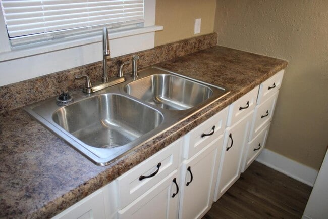 Photo - 1034 Kney St