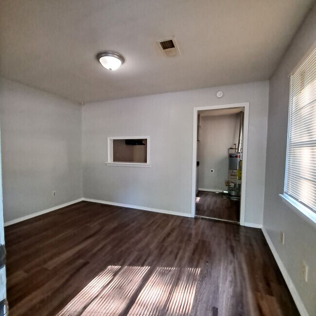 Photo - Welcome to 2655 Whitman!