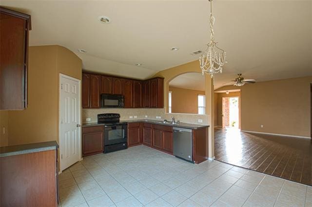 Photo - 590 Arthur Dr