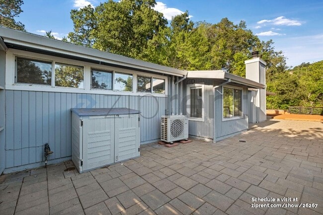 Photo - 757 Tofflemire Dr