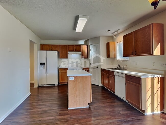 Photo - 1066 Bridgend Dr