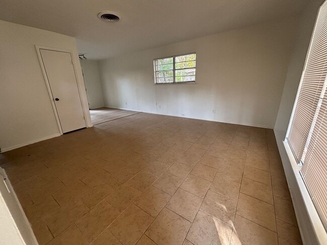 Photo - Southern Hills