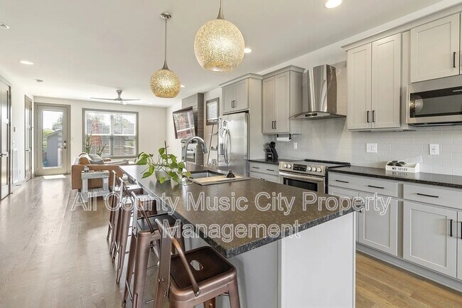 Photo - 1507B 14th Ave N