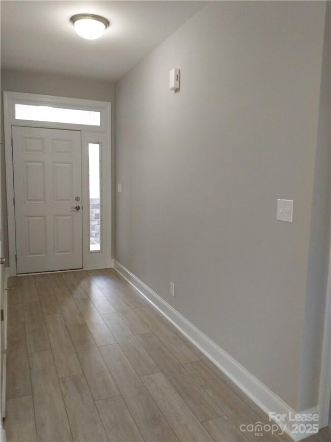 Photo - 835 Wisteria Wy