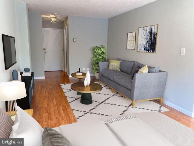 Photo - 1330 New Hampshire Ave NW Unit 208