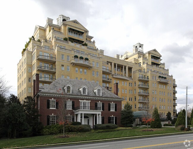 Photo - 2500 Peachtree Rd NW