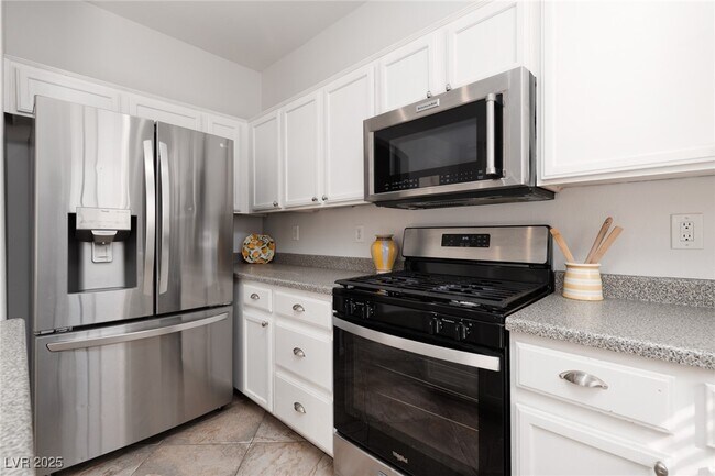 Building Photo - 908 Shining Rose Pl