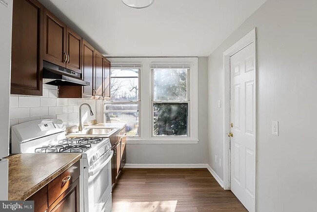 Photo - 212 Warren St