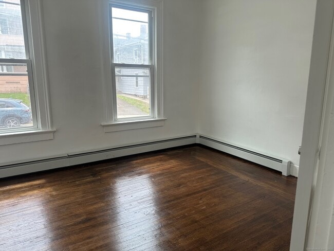 Building Photo - 28 Olive St Rental