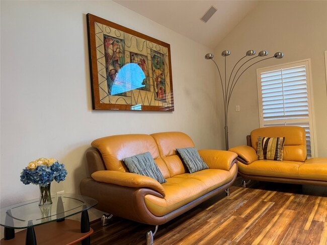 Photo - 9833 Marlink