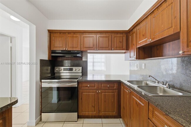 Photo - 624 NW 11th St