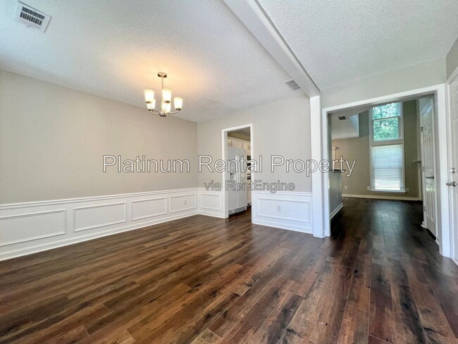 Photo - 2813 Priestcliff Dr SE