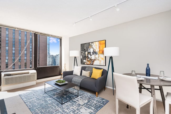 Building Photo - 196 E Wacker Dr