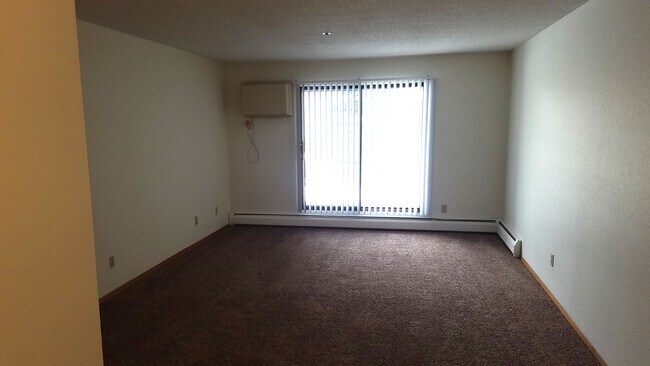 Photo - Round Lake Estates