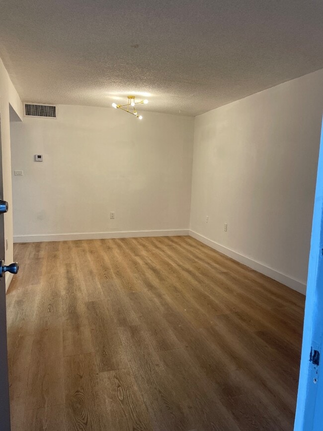 Building Photo - 305 W 68th St Rental
