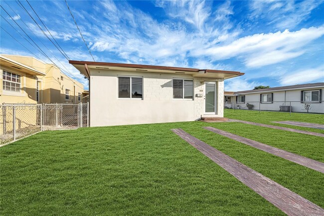 Photo - 3471 SW 3rd St Unit 3471