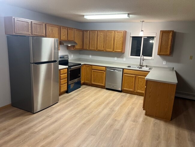 Building Photo - 431 Central AVE W Rental