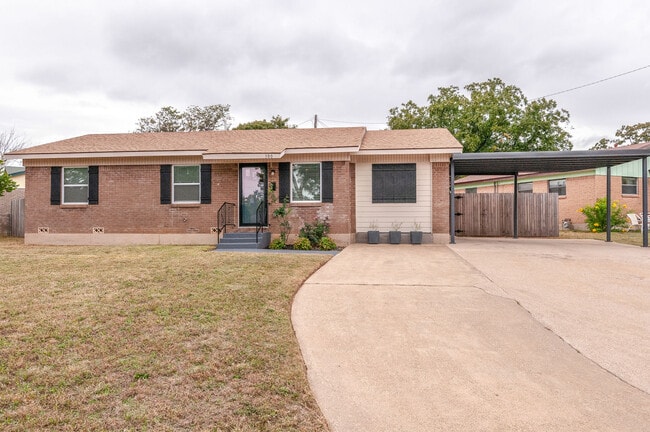 Photo - 300 Ridgecrest Dr