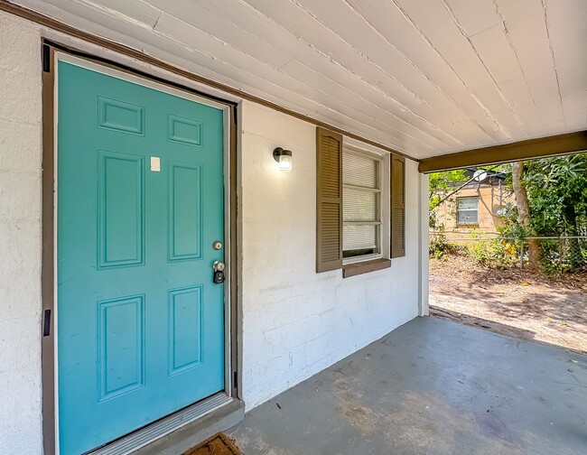 Photo - WALKABLE 3/1 House w/ Tile Floors, Newer A...