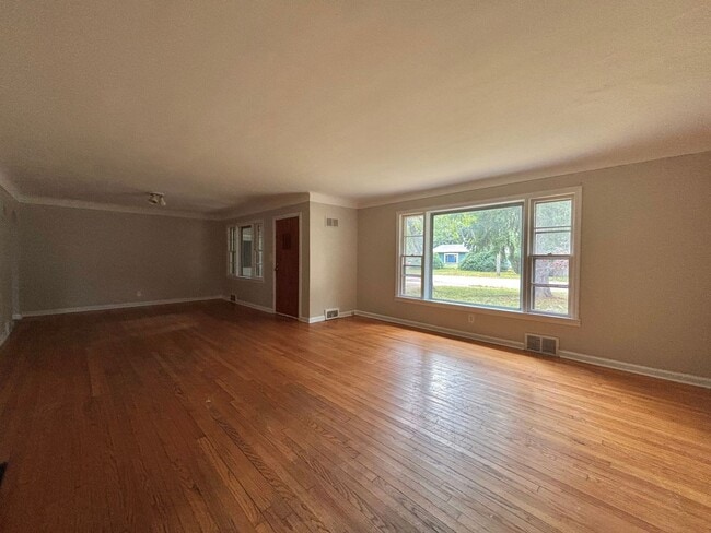 Photo - 3 Bed/ 1 Bath - Single Family Home