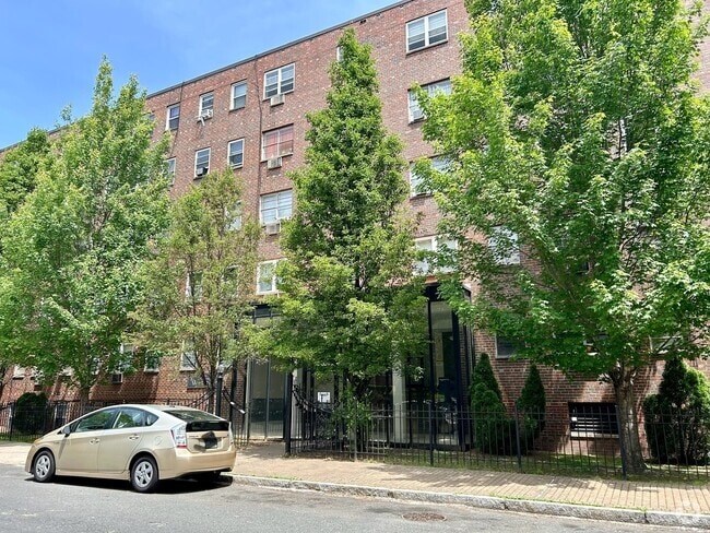 Building Photo - 40 Owen St Unit APT D9