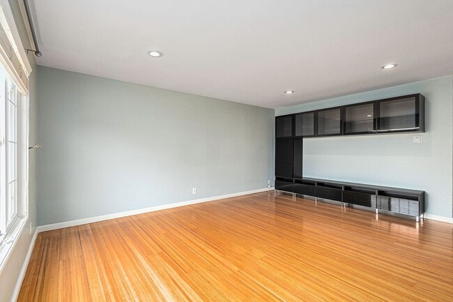 Photo - 19133 Times Ave