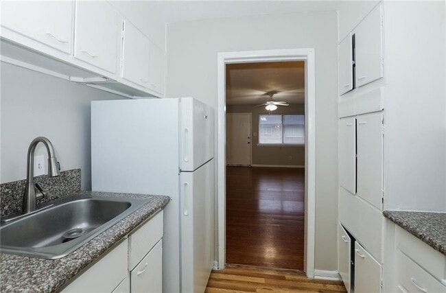 Photo - 3300 College St Unit 18